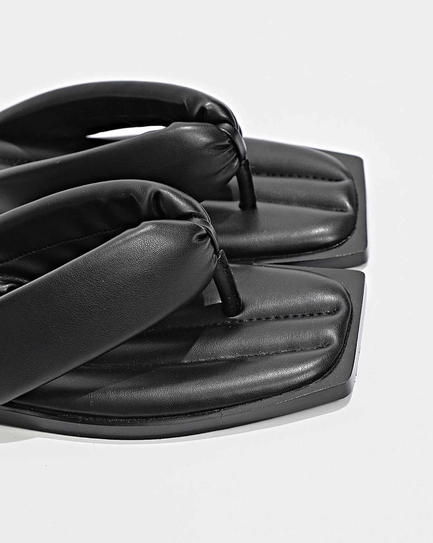 Miki Sandal Black